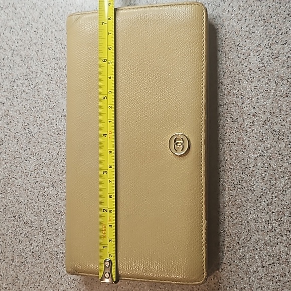 Chanel Tan Neutral Cream Beige Leather Long Flap Tan Wallet - Picture 14 of 15